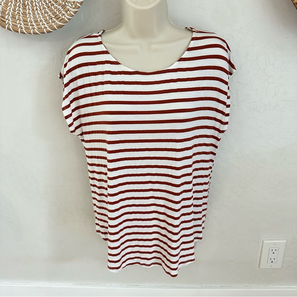 Green Envelope Rust and White Striped Short Sleeve Top. Size Large